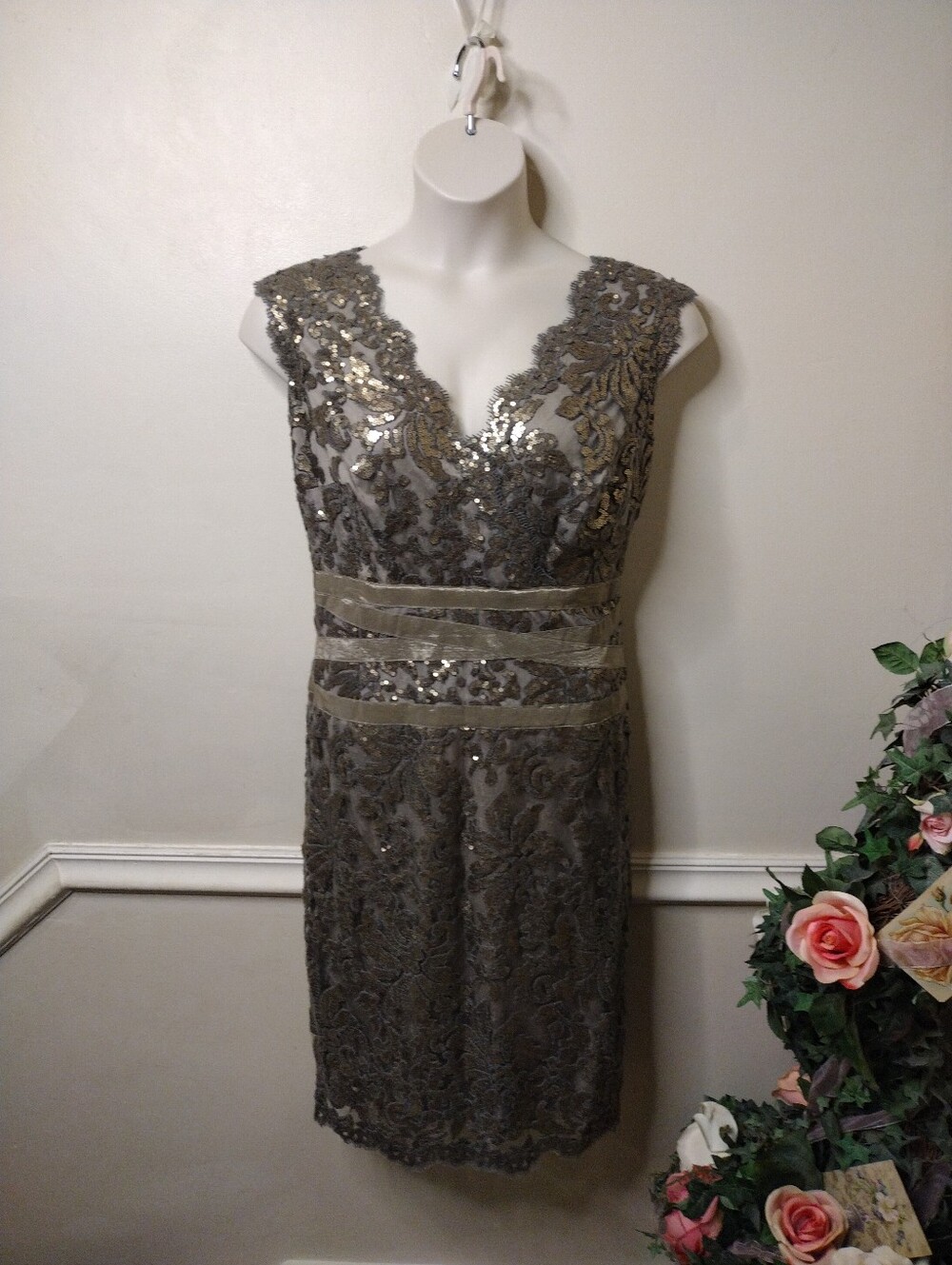 Tadashi Shoji Sparkly Pewter Lace & Gold Sequin Cocktail/Mother Of Bride Dress